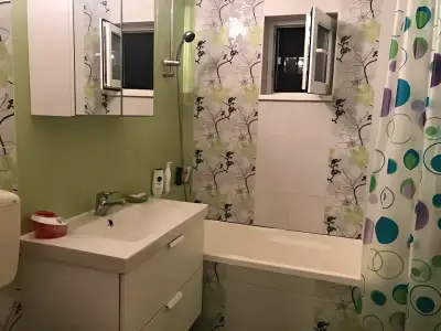 Baie utilata apartament de inchiriere Sector 1 Bucuresti